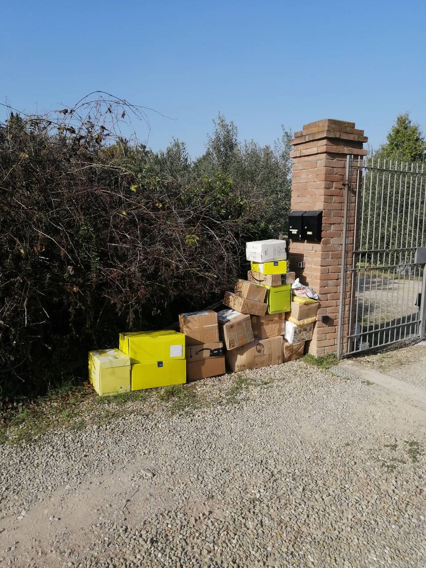 Stamani sono già passati tre corrieri