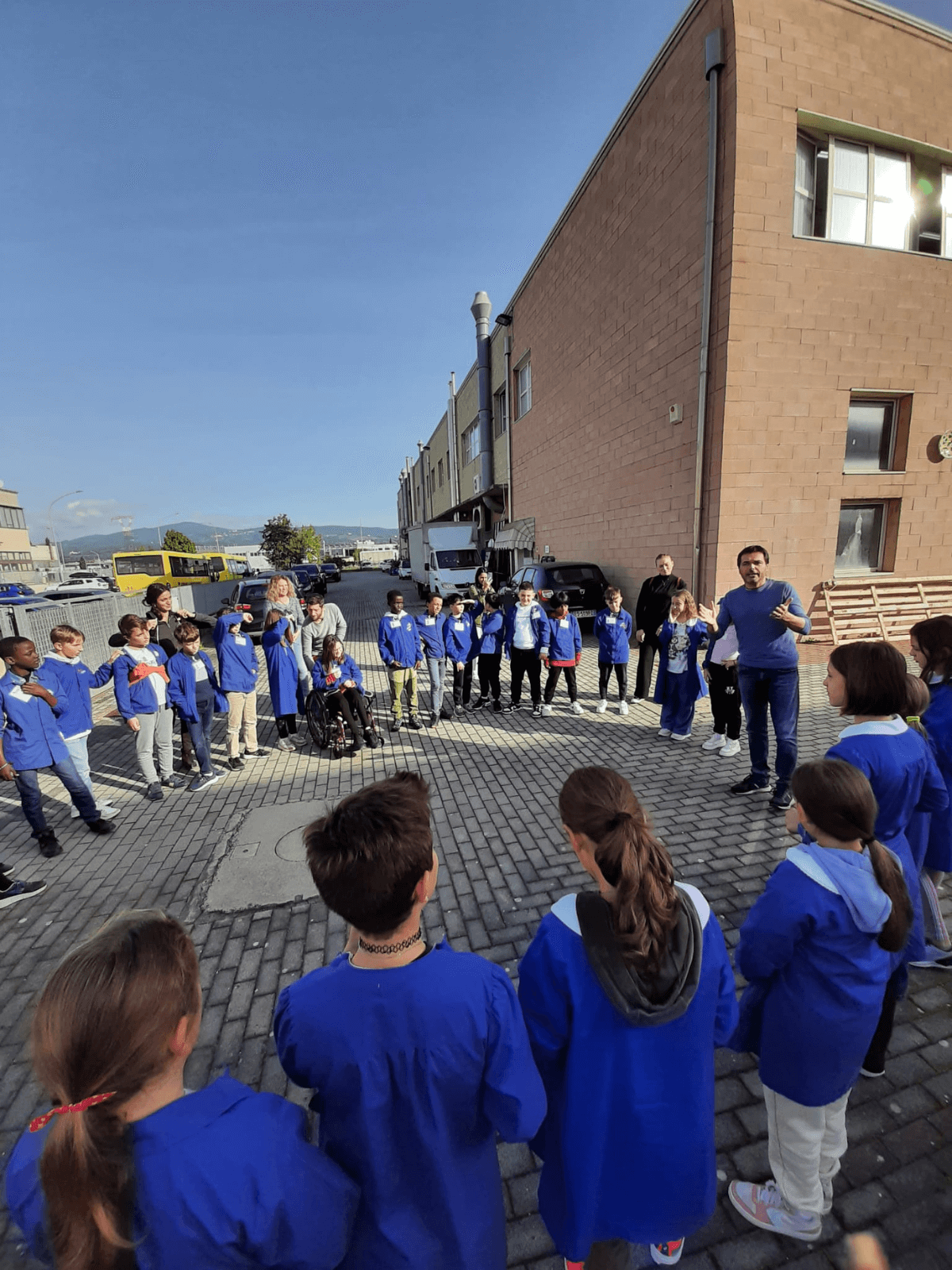 foto scuole - visita in sede Montelupo - cerchio e spiegazione