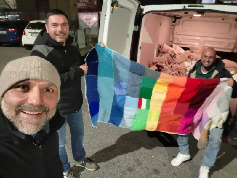 volontari04 Nessun progetto potrebbe realizzarsi senza una rete di persone che lavora caparbiamente, insieme, ognuna secondo le proprie peculiarità, interessi e possibilità.